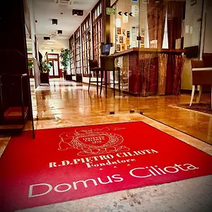 https://domus-ciliota.hotelinveneto.com